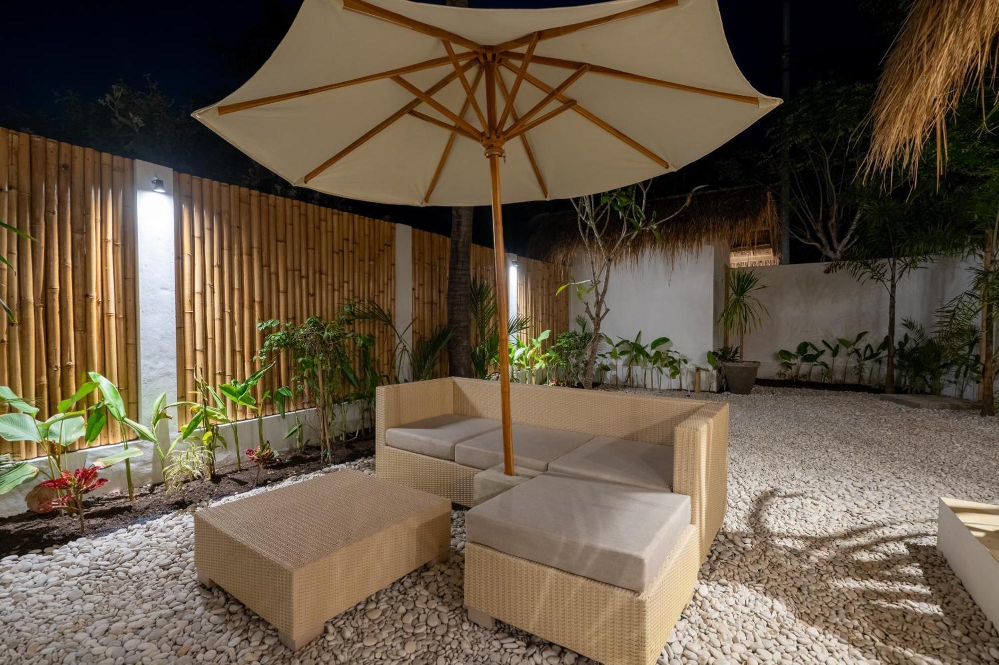 Villa Kelapa Kucing Gili Air Exterior foto